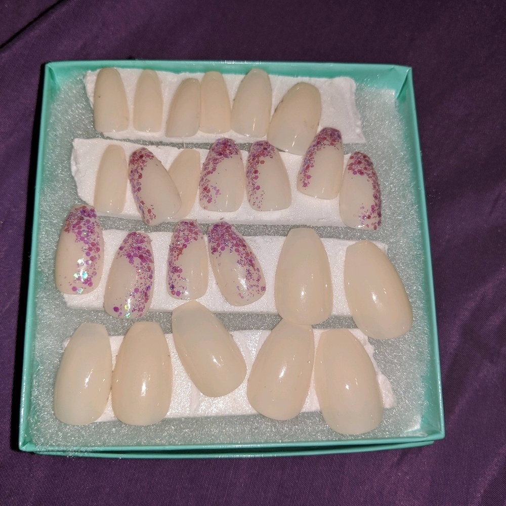 Press on nails